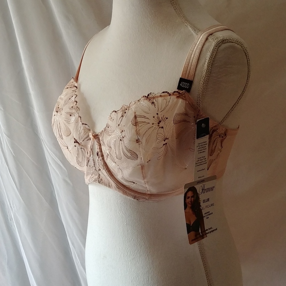 NWT Paramour unlined lace bra